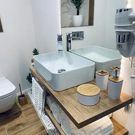 Nairo Apartament *